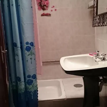 Quarto em Acomodações Particulares Al Pinheiro 66 Porto